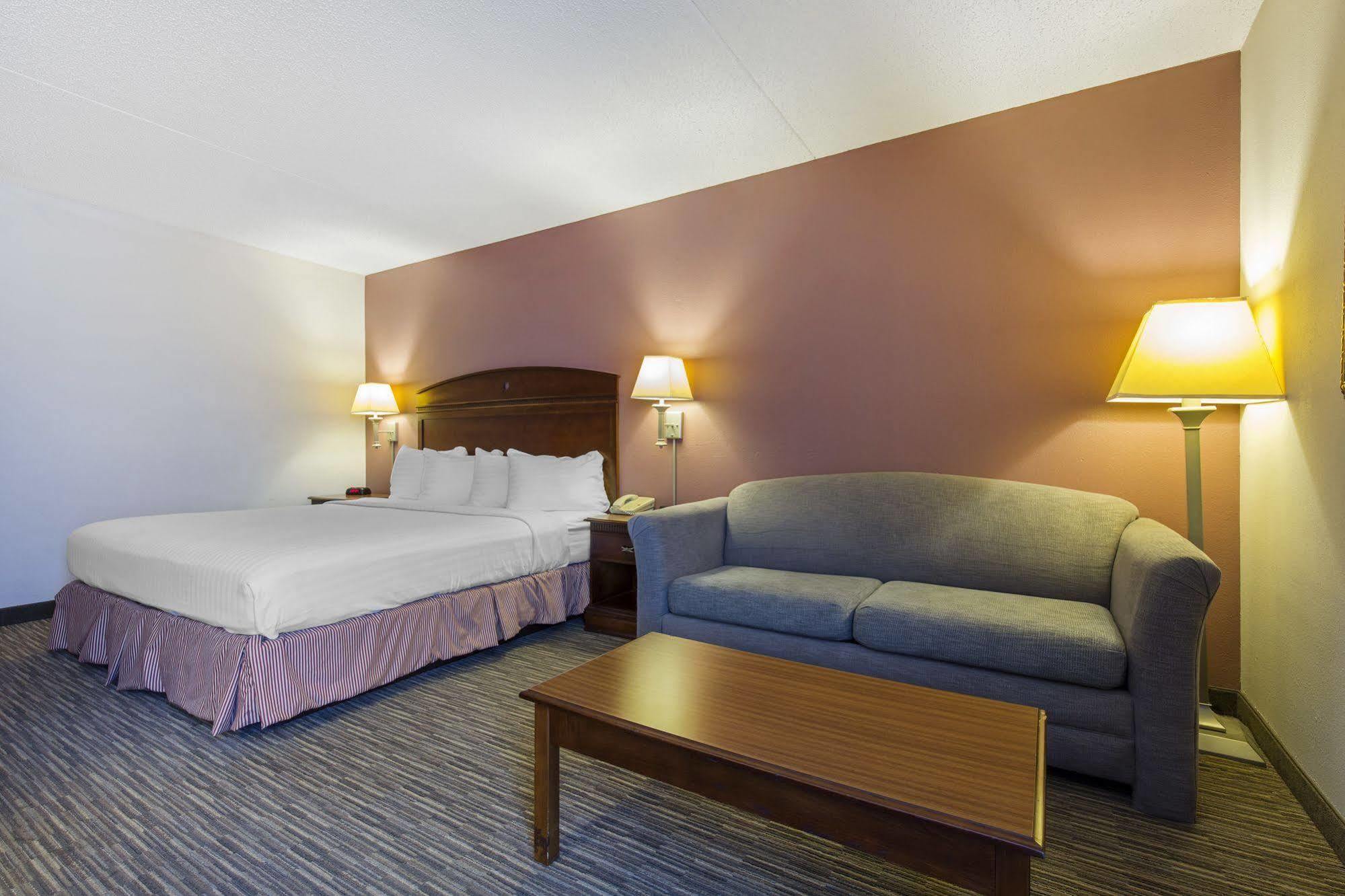 Greenstay Hotel & Suites Central สปริงฟิลด์ ภายนอก รูปภาพ